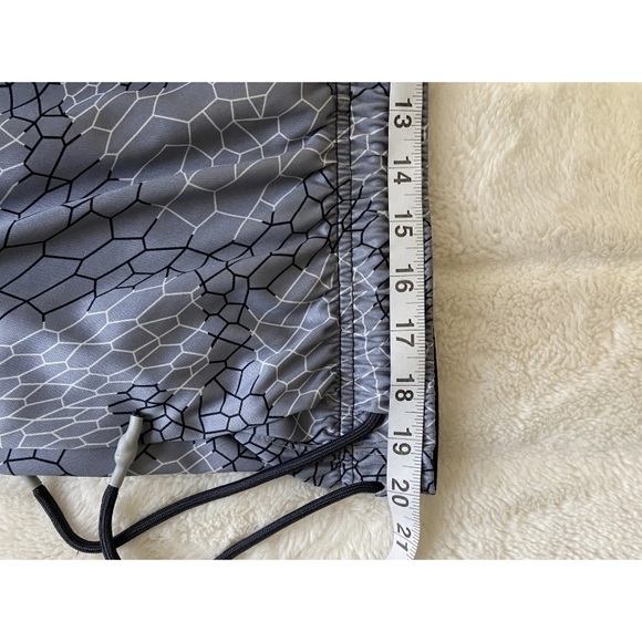 AND1 Men's Athletic Shorts in Gray Pattern - Picture 7 of 10